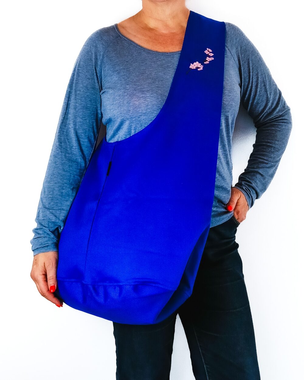Zafu Bleu Brodé Branche de Sakura – Image 1